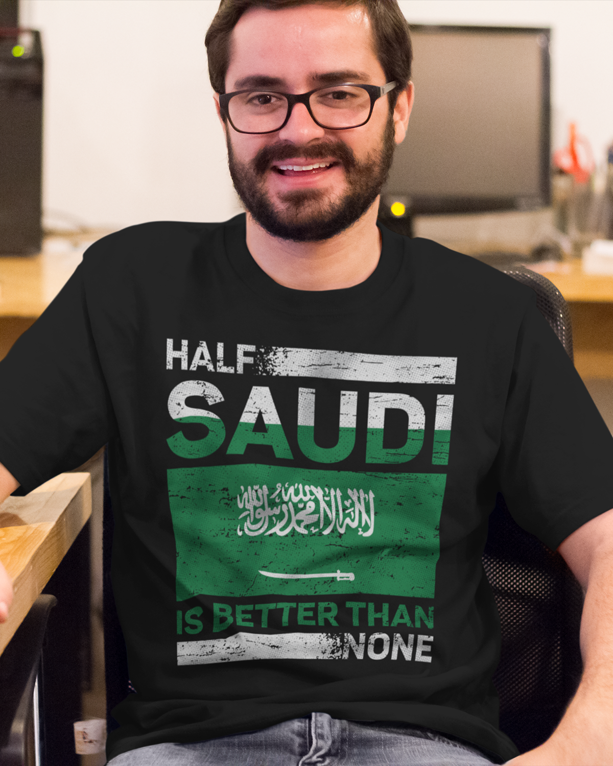 Half Saudi ist besser als keiner - Unisex T-Shirt