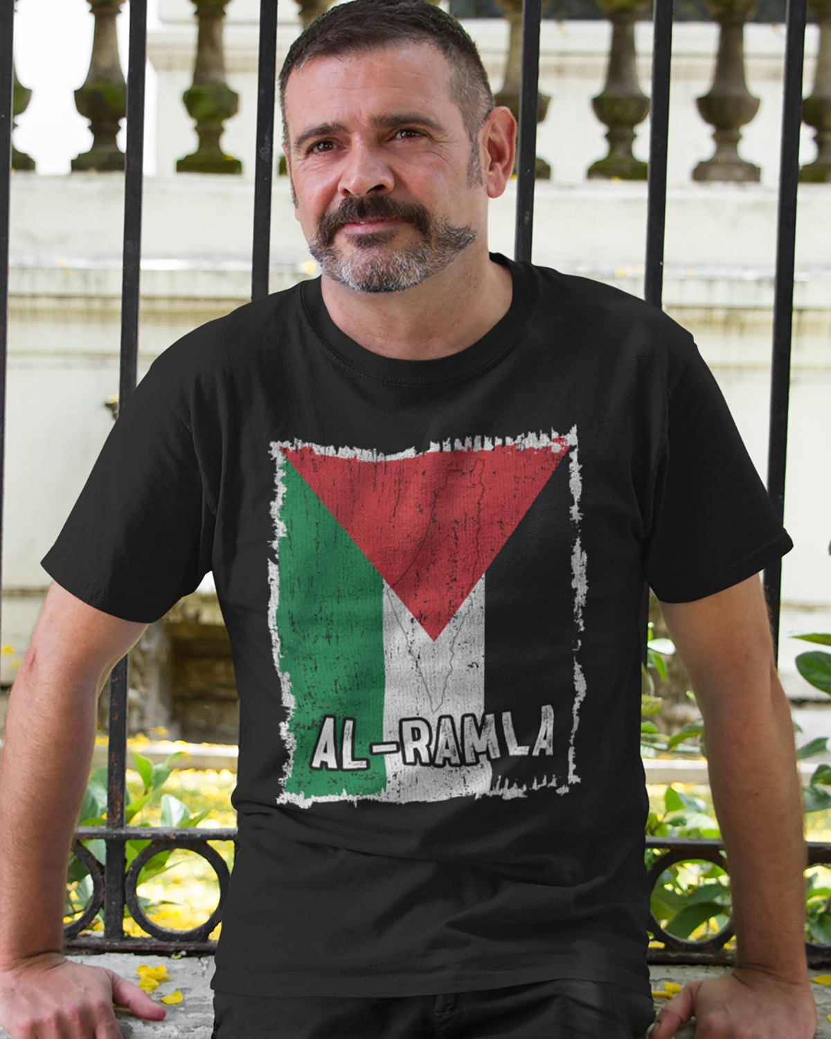 Palästina-Flagge und Stadt – Al-Ramla Unisex T-Shirt